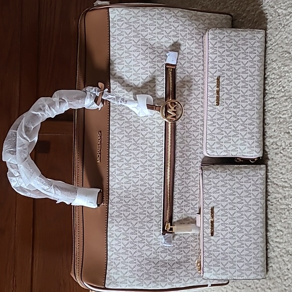 Michael Kors Jet Set Travel XL Duffle Weekender Luggage Bag Vanilla & Wallet - Picture 1 of 8